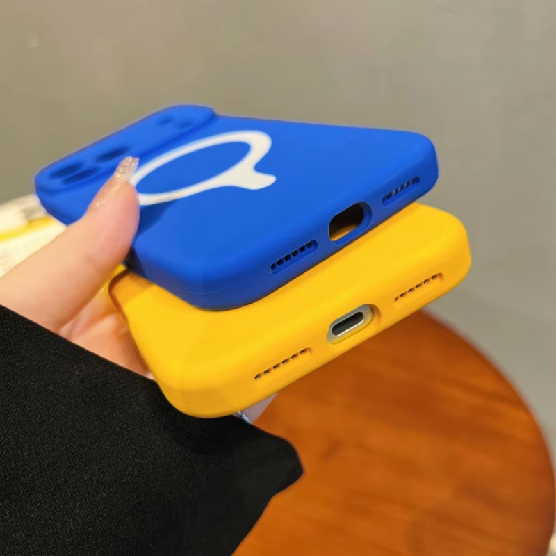 غطاء هاتف مغناطيسي من السيليكو - مراجعة Liquid Silicone Magnetic Phone Case وسعره